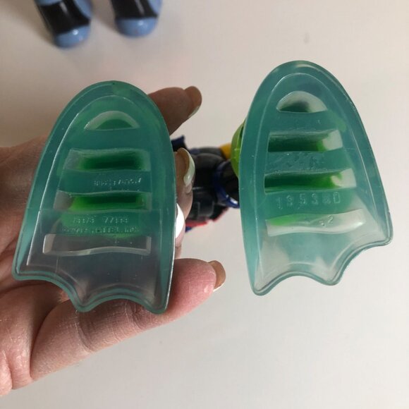 Mattel Rescue Heroes Action Figures 6in Roger Houston 2001 Gil Gripper 2002 - Picture 3 of 6